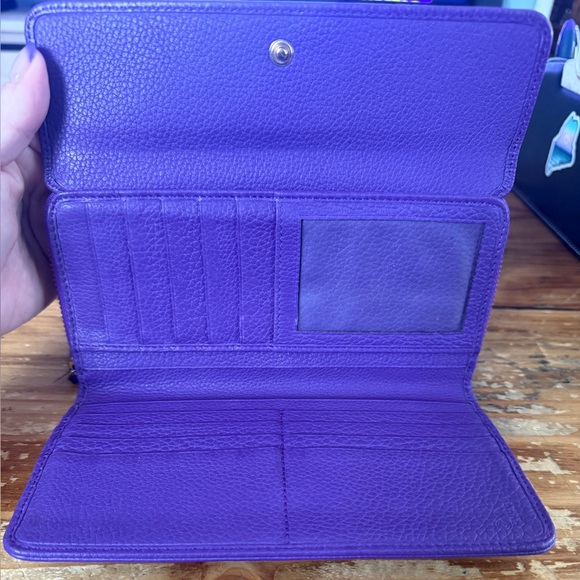 Gucci Vibrant Purple Long Wallet - Picture 4 of 6